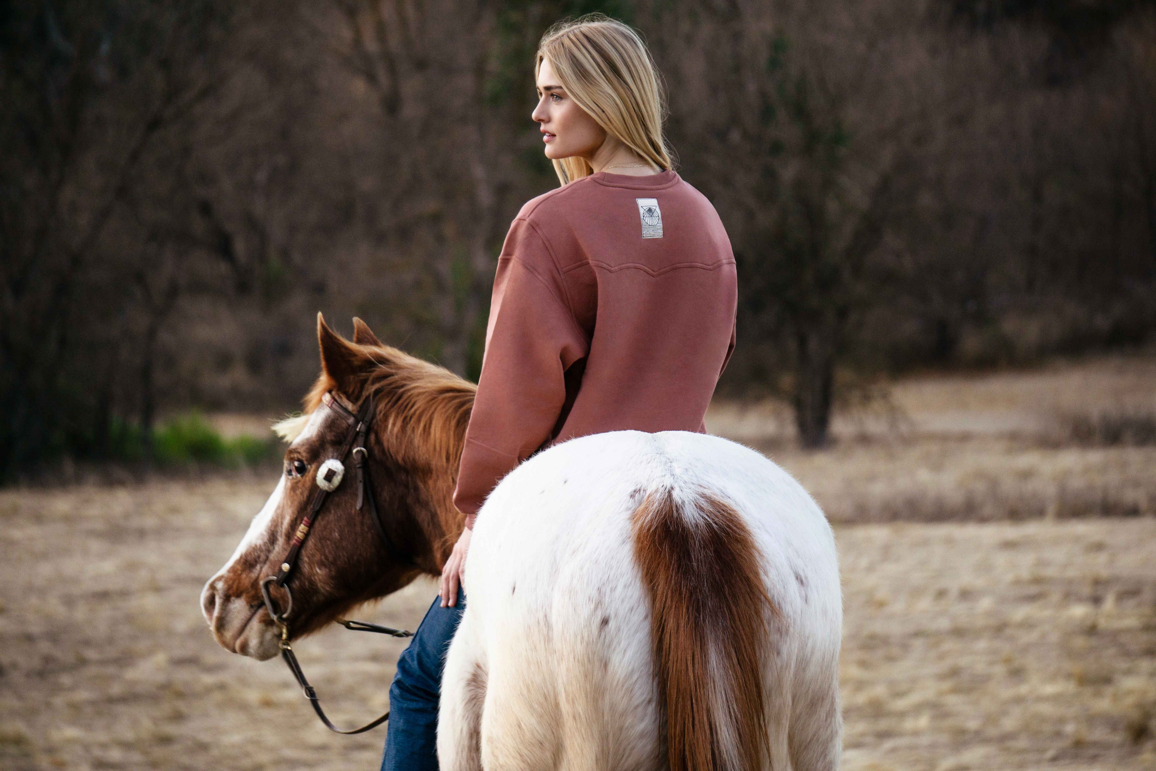 Sweatshirt mixte Crossbeams couleur terracotta, style western, fabriqué aux USA, avec finitions haut de gamme